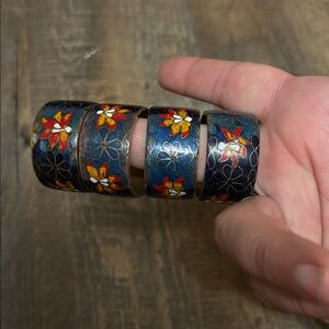 4 vintage Chinese cloisonné‎ brass and enamel napkin rings with a floral design